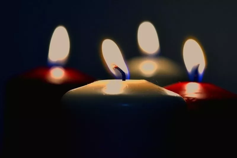 Čtyři adventní svíčky